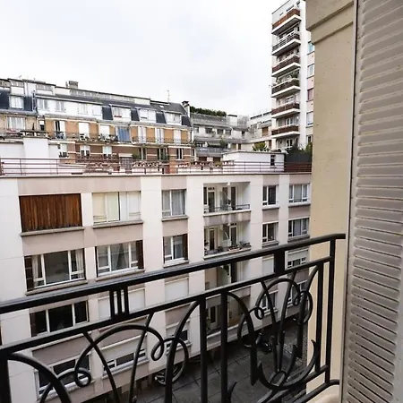 Tres Lumineux. 1 Batignolles / Opera. Apartment