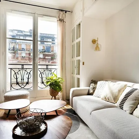 Apartment Tres Lumineux. 1 Batignolles / Opera. Paris